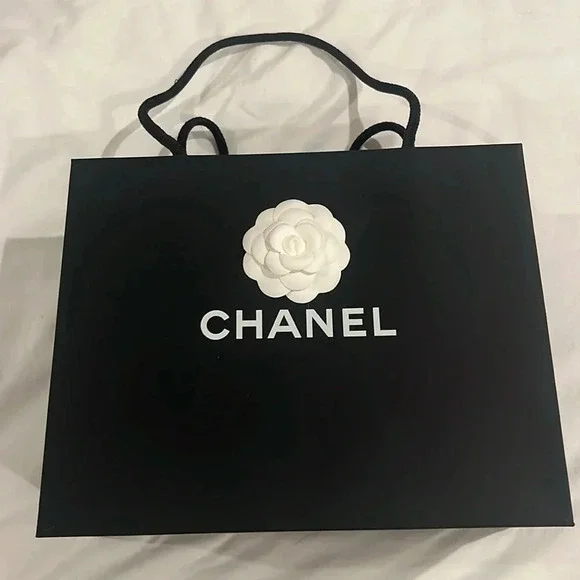 CHANEL SHOPPING BAG SIZE M 12”x9.5” inches - Picture 2 of 9